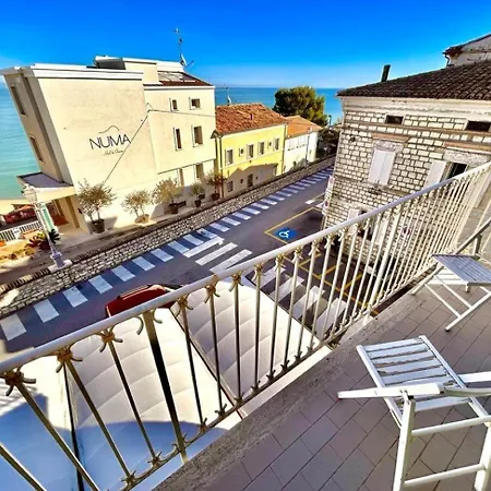 Pisolo - Quadrilocale In Centro A Con Vista Mare E Servizio