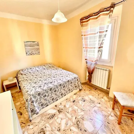 Pisolo - Quadrilocale In Centro A Con Vista Mare E Servizio Διαμέρισμα Numana