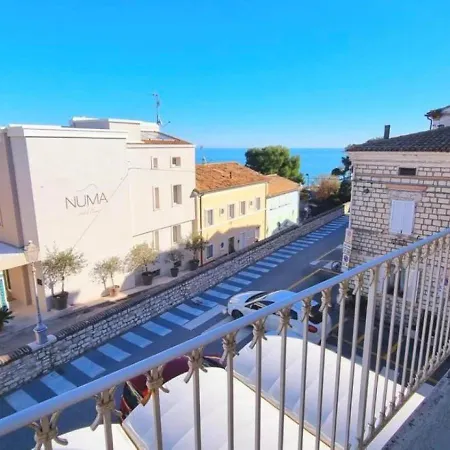 Διαμέρισμα Pisolo - Quadrilocale In Centro A Con Vista Mare E Servizio Numana